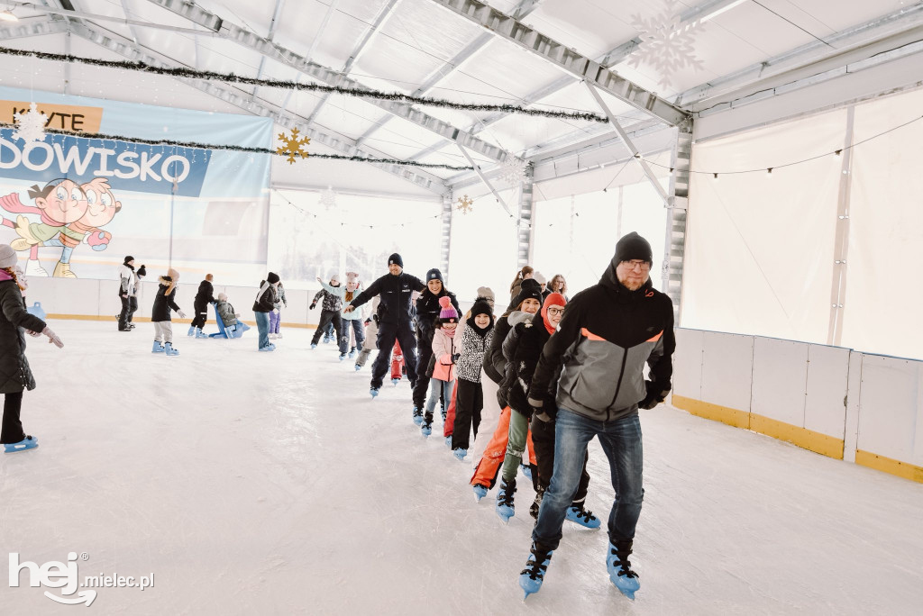 Policjanci i strażacy z wizytą na półkoloniach MOSiR