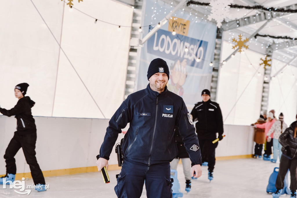 Policjanci i strażacy z wizytą na półkoloniach MOSiR