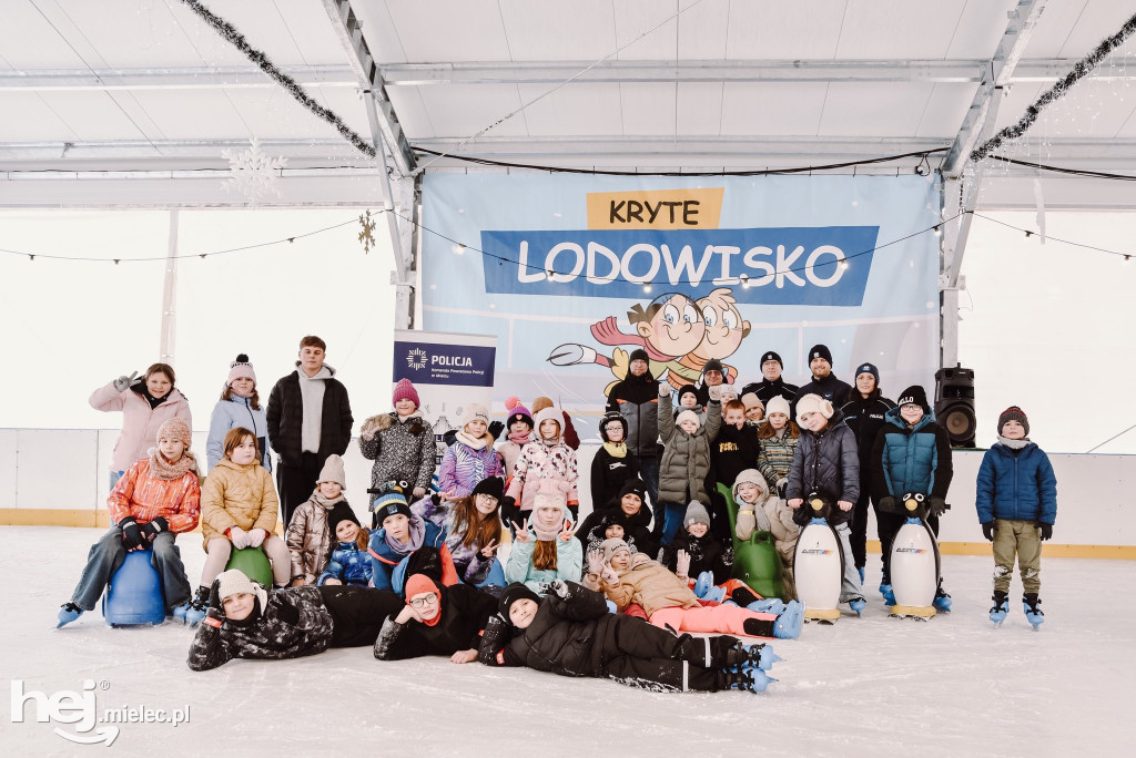 Policjanci i strażacy z wizytą na półkoloniach MOSiR