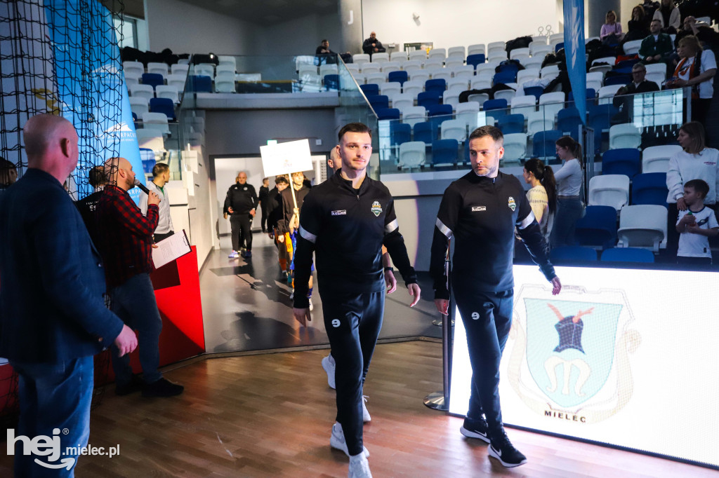 Uroczyste otwarcie Młodzieżowych Mistrzostw Polski U-19 w futsalu w Mielcu