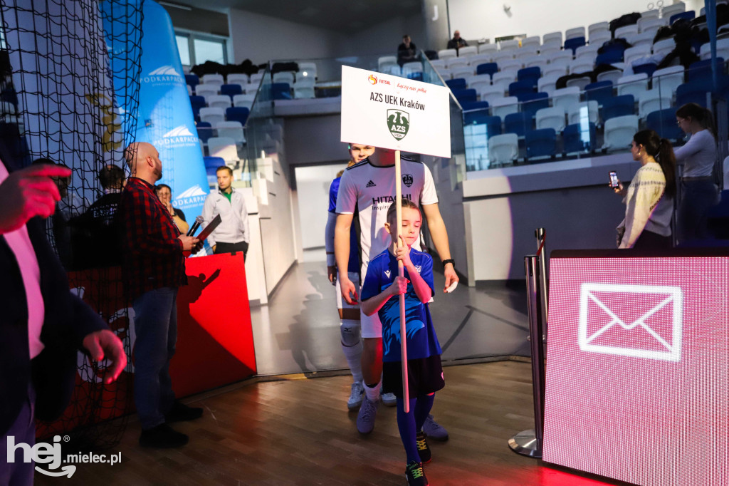 Uroczyste otwarcie Młodzieżowych Mistrzostw Polski U-19 w futsalu w Mielcu