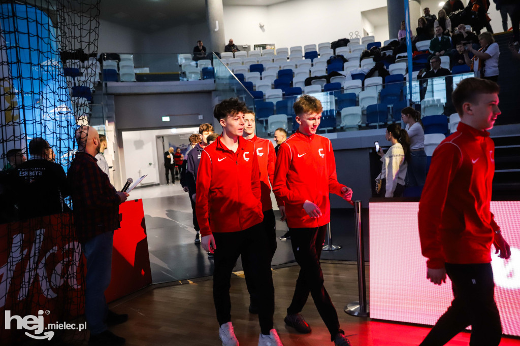 Uroczyste otwarcie Młodzieżowych Mistrzostw Polski U-19 w futsalu w Mielcu