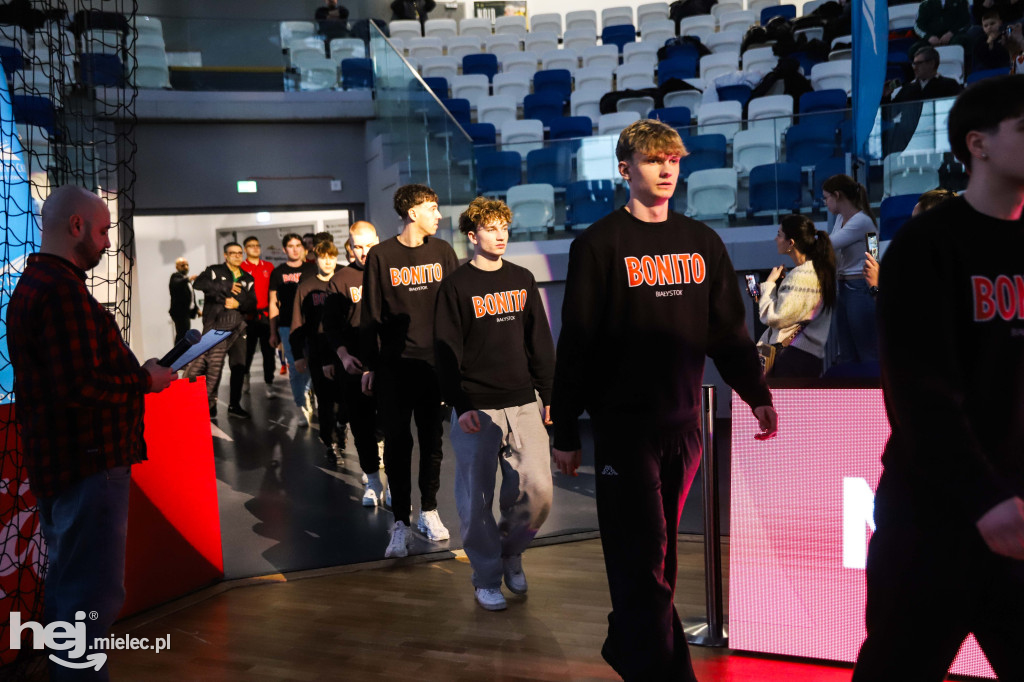 Uroczyste otwarcie Młodzieżowych Mistrzostw Polski U-19 w futsalu w Mielcu