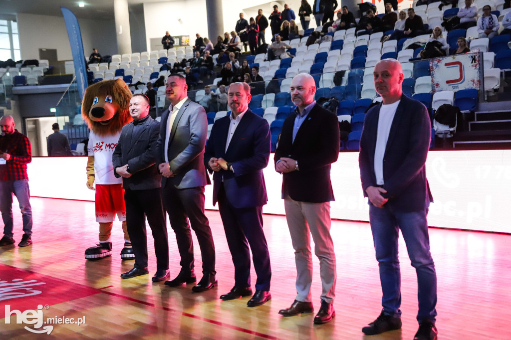 Uroczyste otwarcie Młodzieżowych Mistrzostw Polski U-19 w futsalu w Mielcu