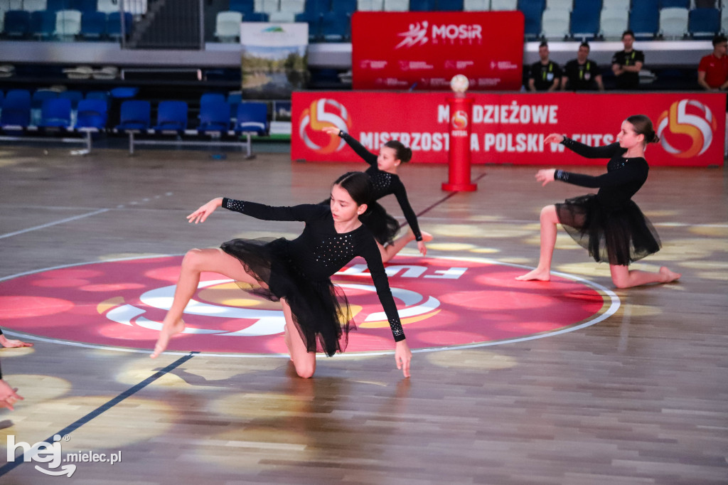 Uroczyste otwarcie Młodzieżowych Mistrzostw Polski U-19 w futsalu w Mielcu