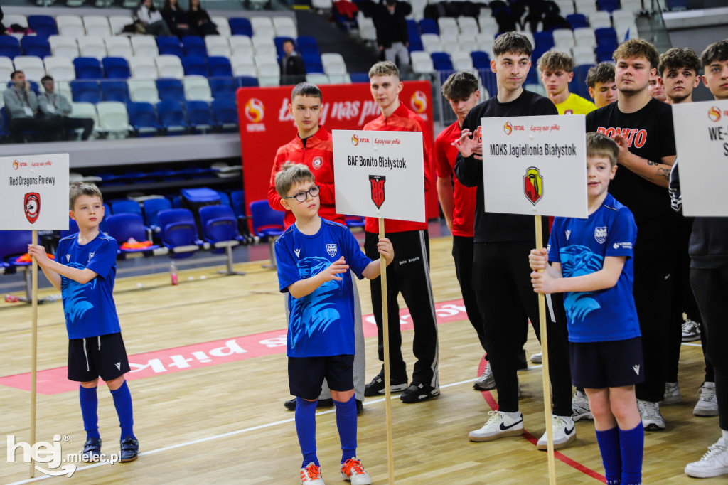 Uroczyste otwarcie Młodzieżowych Mistrzostw Polski U-19 w futsalu w Mielcu