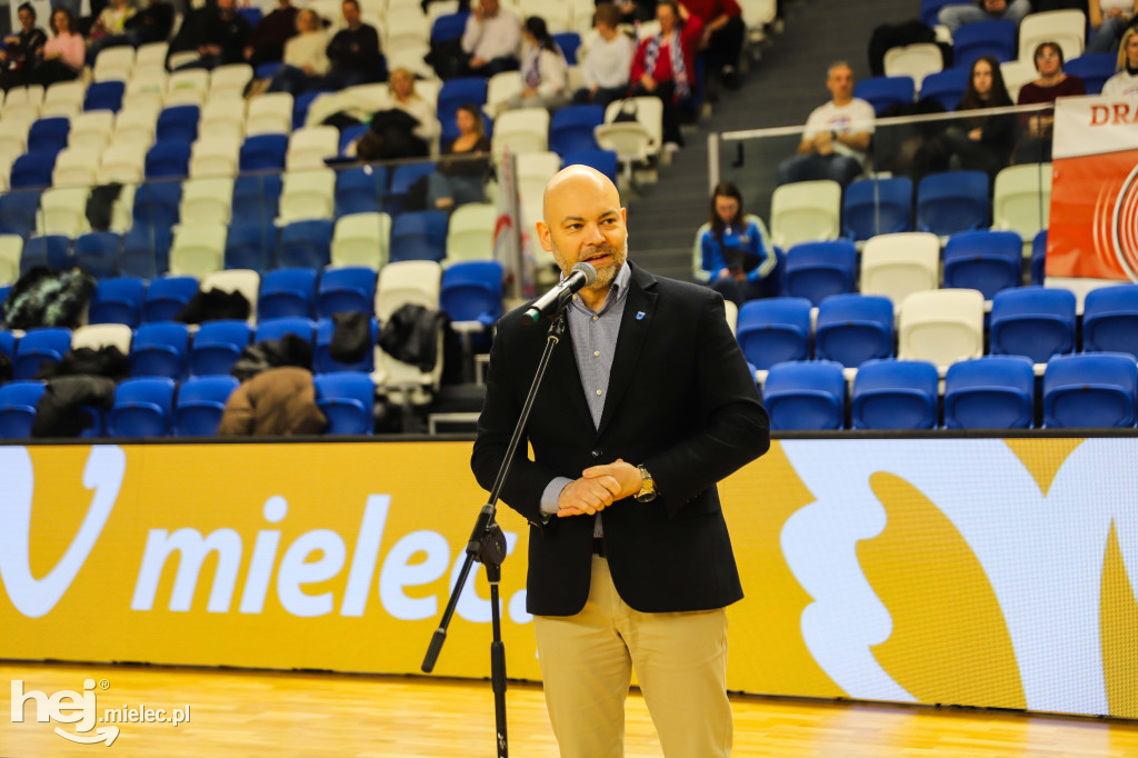 Uroczyste otwarcie Młodzieżowych Mistrzostw Polski U-19 w futsalu w Mielcu
