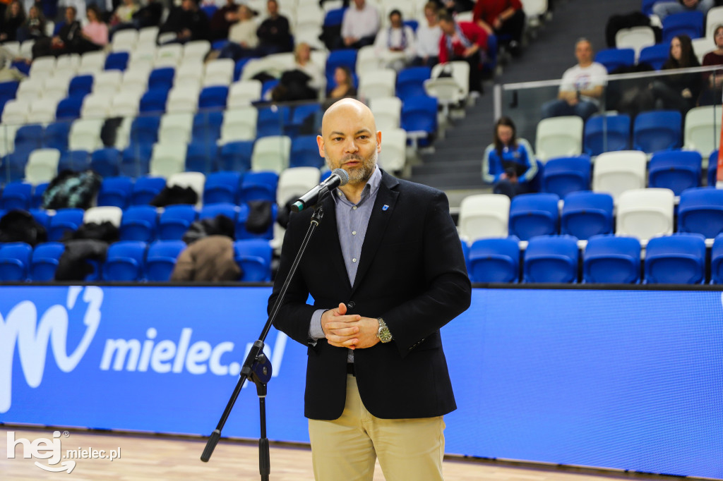 Uroczyste otwarcie Młodzieżowych Mistrzostw Polski U-19 w futsalu w Mielcu