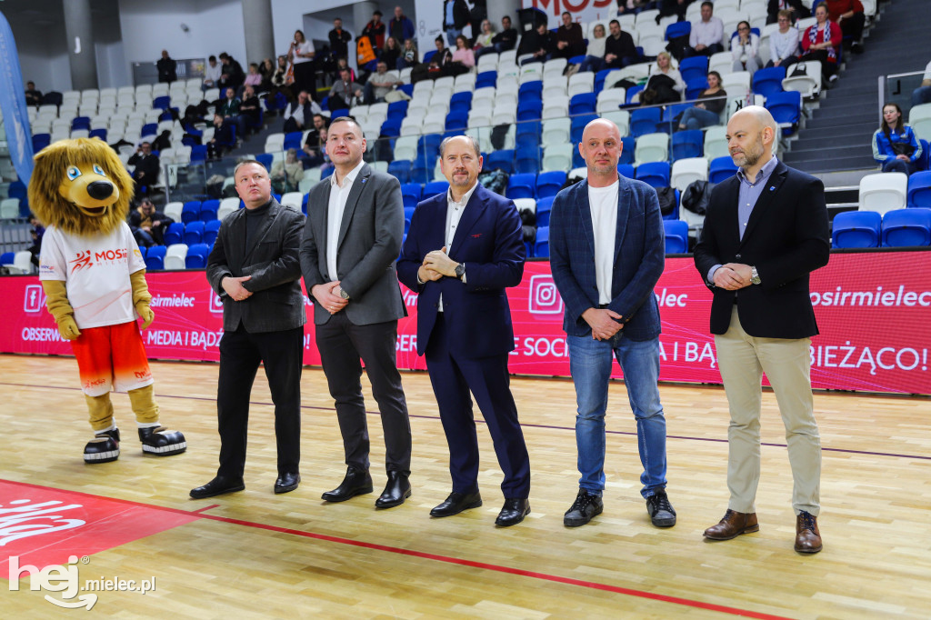 Uroczyste otwarcie Młodzieżowych Mistrzostw Polski U-19 w futsalu w Mielcu