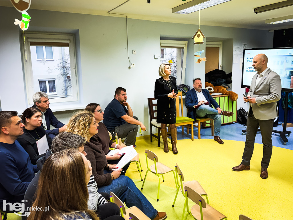 DYSKUSJA O WYGASZENIU PRZEDSZKOLA NUMER 12