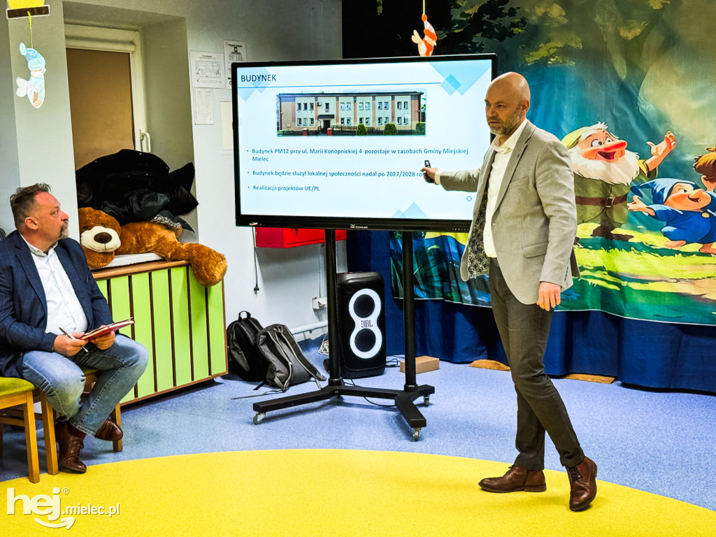 DYSKUSJA O WYGASZENIU PRZEDSZKOLA NUMER 12