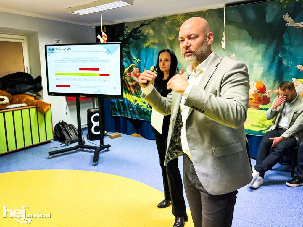 DYSKUSJA O WYGASZENIU PRZEDSZKOLA NUMER 12