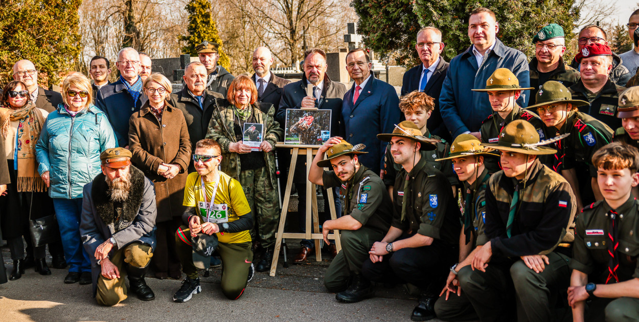ODZNACZENIE MOGIŁY ŚP. KPT. JERZEGO DĘBICKIEGO