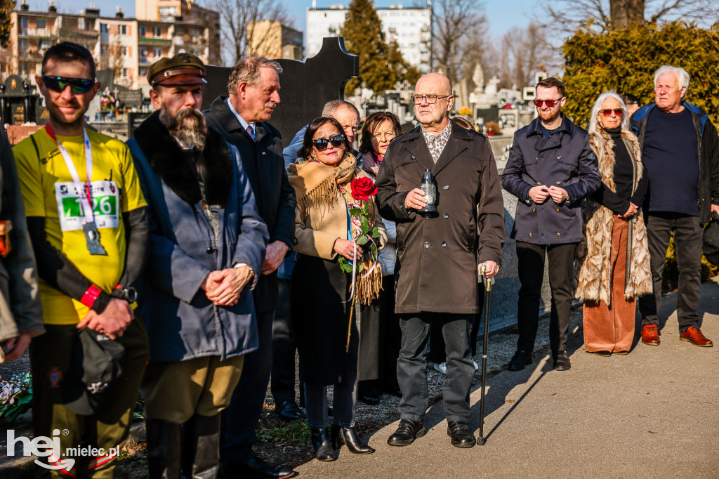 ODZNACZENIE MOGIŁY ŚP. KPT. JERZEGO DĘBICKIEGO
