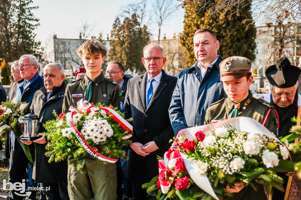 ODZNACZENIE MOGIŁY ŚP. KPT. JERZEGO DĘBICKIEGO