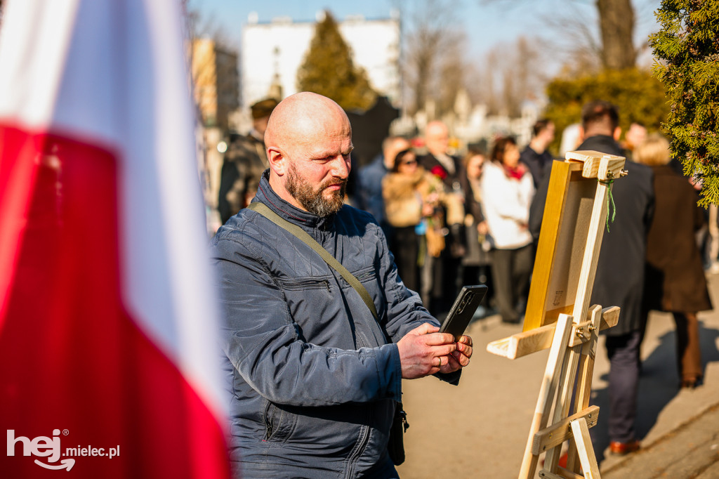 ODZNACZENIE MOGIŁY ŚP. KPT. JERZEGO DĘBICKIEGO