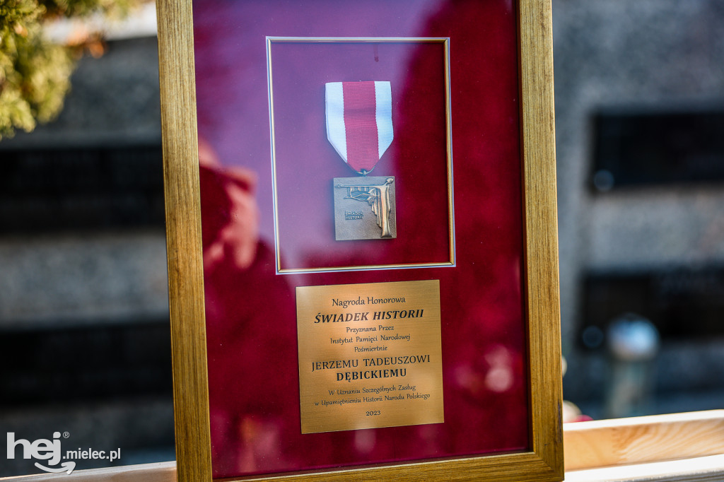 ODZNACZENIE MOGIŁY ŚP. KPT. JERZEGO DĘBICKIEGO