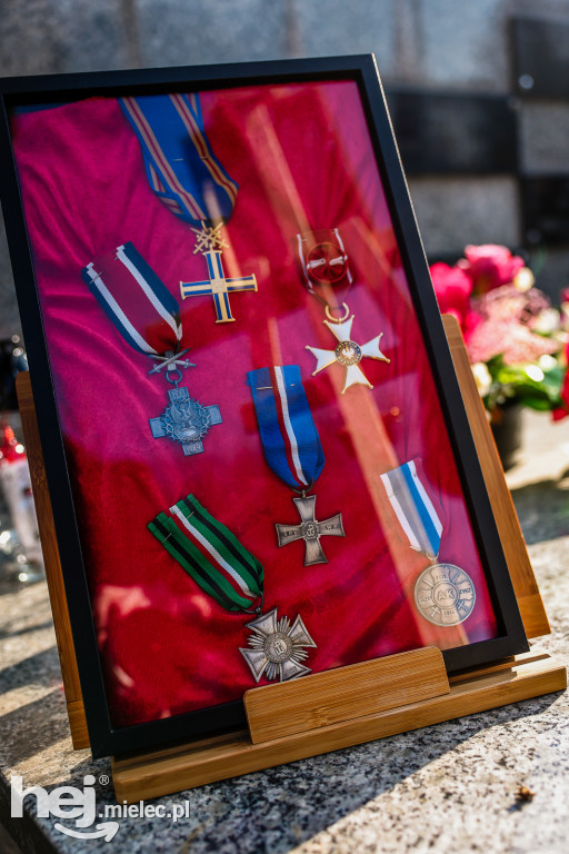 ODZNACZENIE MOGIŁY ŚP. KPT. JERZEGO DĘBICKIEGO