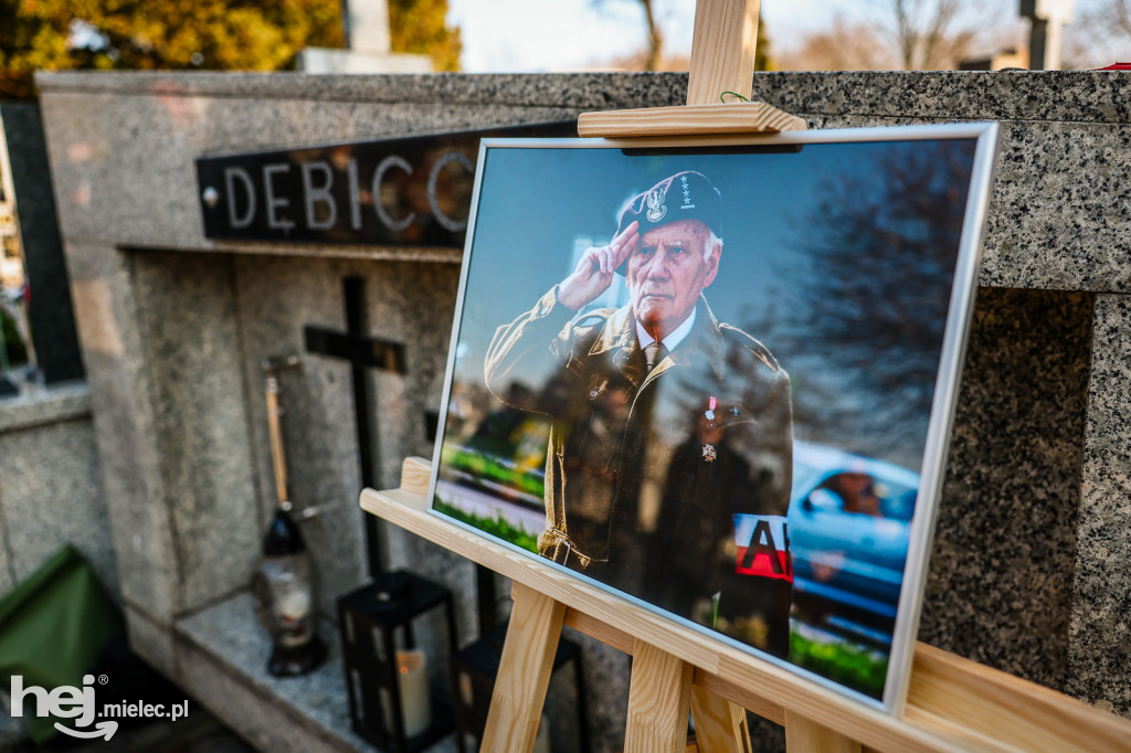 ODZNACZENIE MOGIŁY ŚP. KPT. JERZEGO DĘBICKIEGO