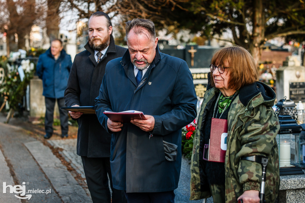 ODZNACZENIE MOGIŁY ŚP. KPT. JERZEGO DĘBICKIEGO