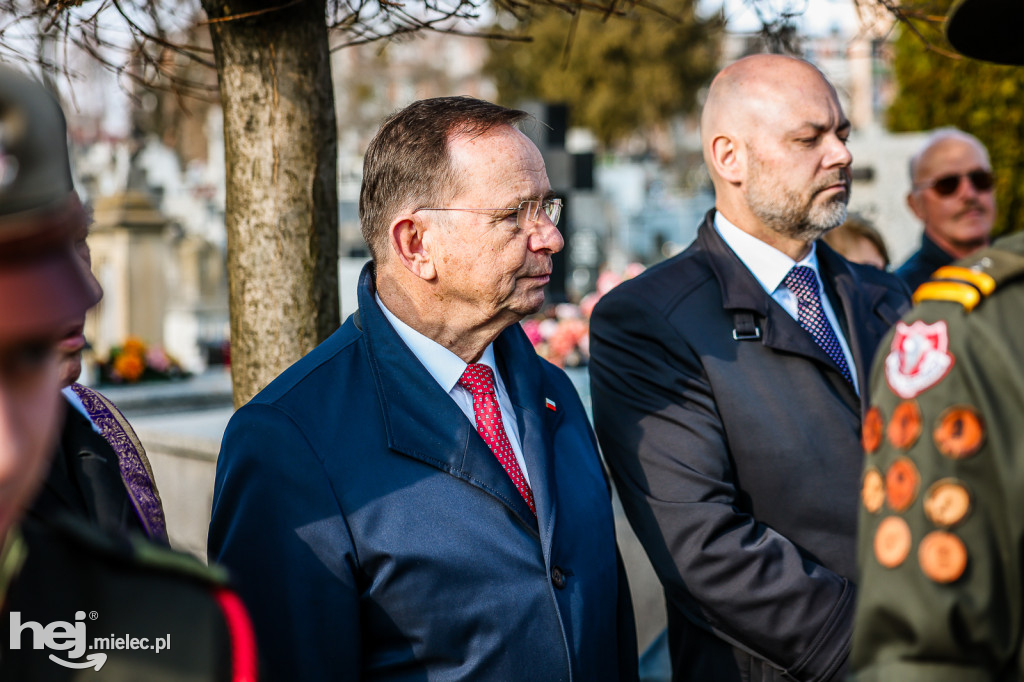 ODZNACZENIE MOGIŁY ŚP. KPT. JERZEGO DĘBICKIEGO