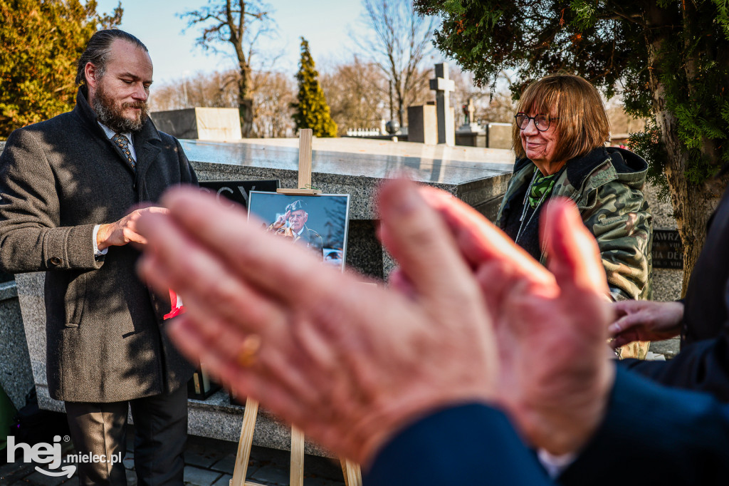ODZNACZENIE MOGIŁY ŚP. KPT. JERZEGO DĘBICKIEGO