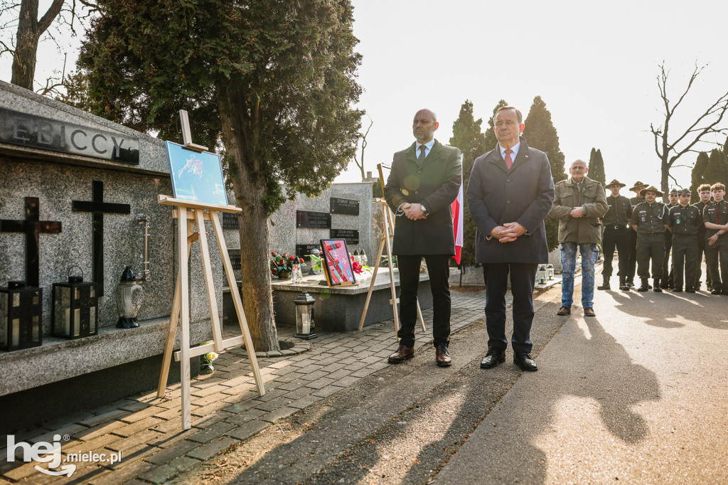 ODZNACZENIE MOGIŁY ŚP. KPT. JERZEGO DĘBICKIEGO