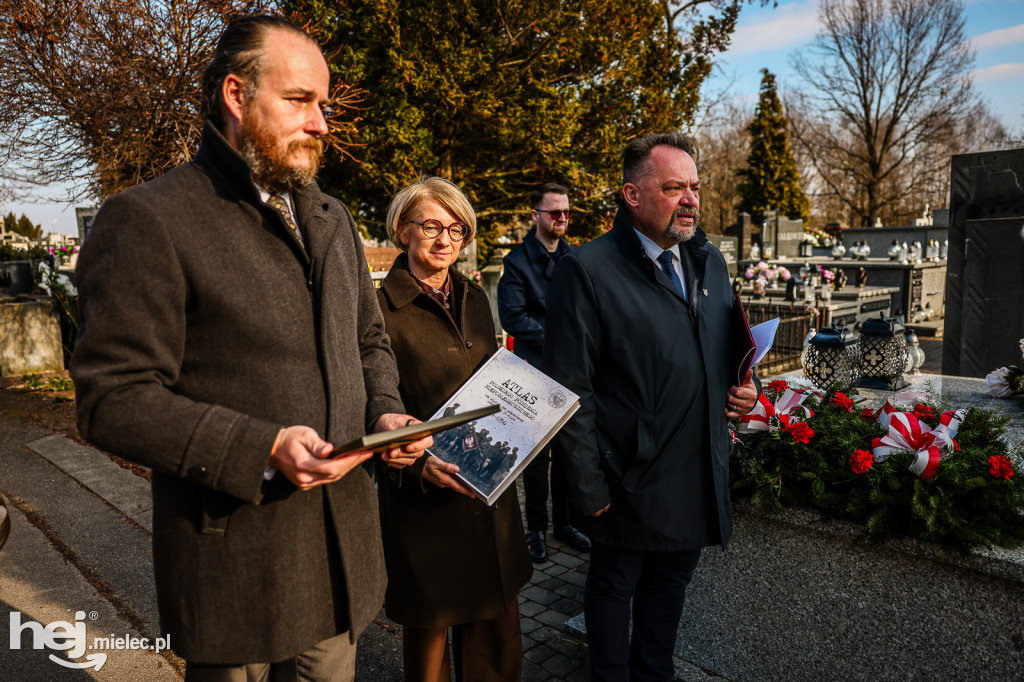 ODZNACZENIE MOGIŁY ŚP. KPT. JERZEGO DĘBICKIEGO