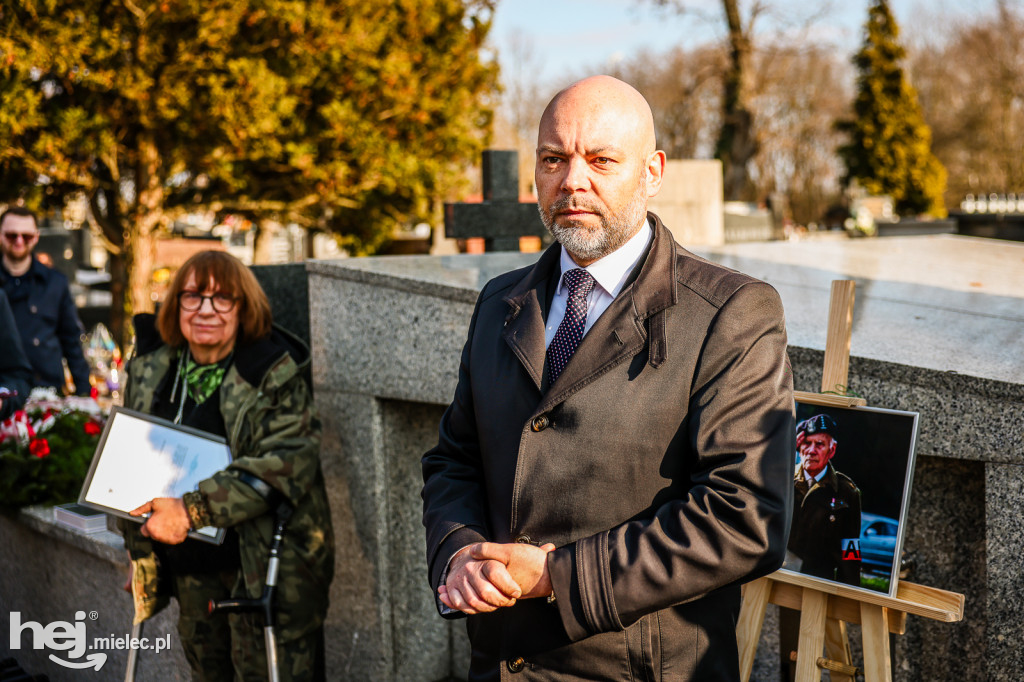 ODZNACZENIE MOGIŁY ŚP. KPT. JERZEGO DĘBICKIEGO