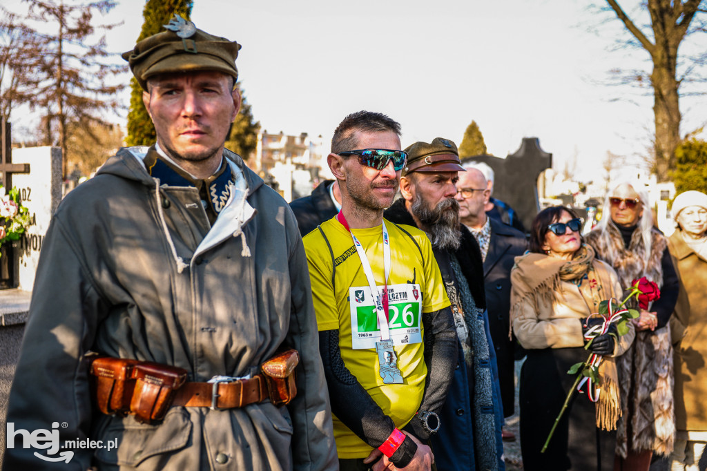 ODZNACZENIE MOGIŁY ŚP. KPT. JERZEGO DĘBICKIEGO