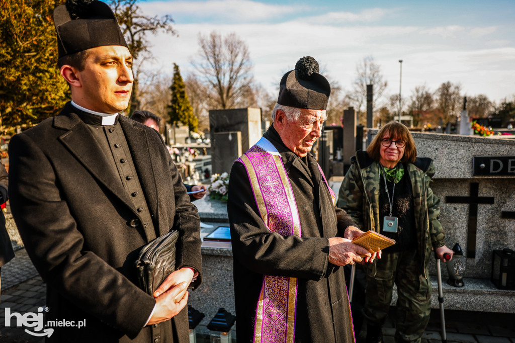 ODZNACZENIE MOGIŁY ŚP. KPT. JERZEGO DĘBICKIEGO