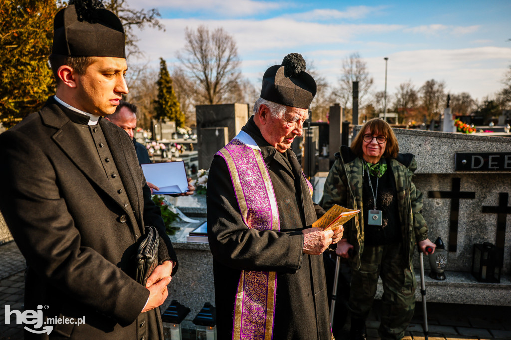 ODZNACZENIE MOGIŁY ŚP. KPT. JERZEGO DĘBICKIEGO