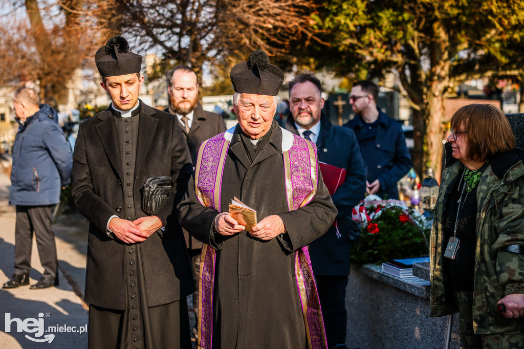 ODZNACZENIE MOGIŁY ŚP. KPT. JERZEGO DĘBICKIEGO