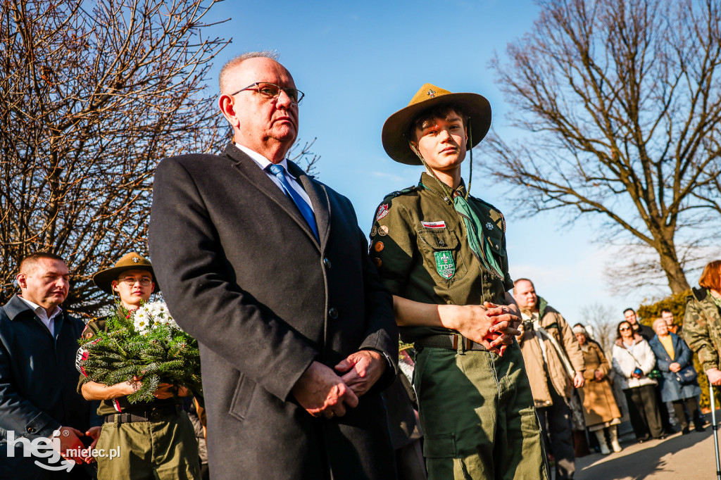 ODZNACZENIE MOGIŁY ŚP. KPT. JERZEGO DĘBICKIEGO