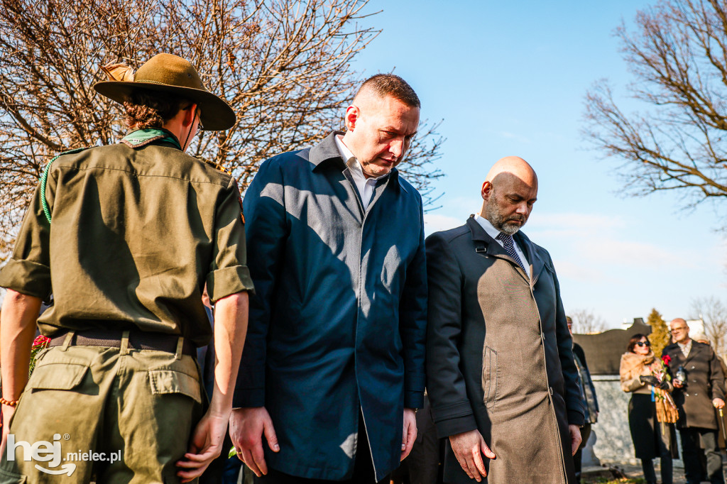 ODZNACZENIE MOGIŁY ŚP. KPT. JERZEGO DĘBICKIEGO