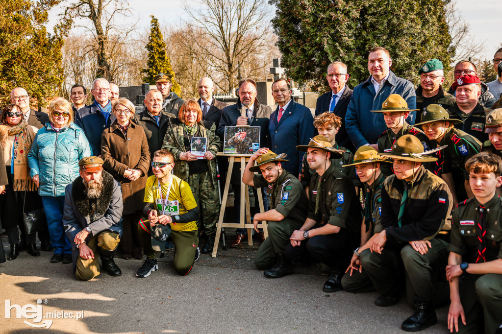 ODZNACZENIE MOGIŁY ŚP. KPT. JERZEGO DĘBICKIEGO