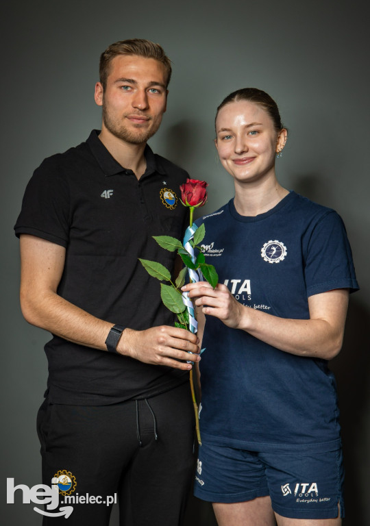  Siatkarki i piłkarze Stali Mielec wzajemnie promują swoje mecze