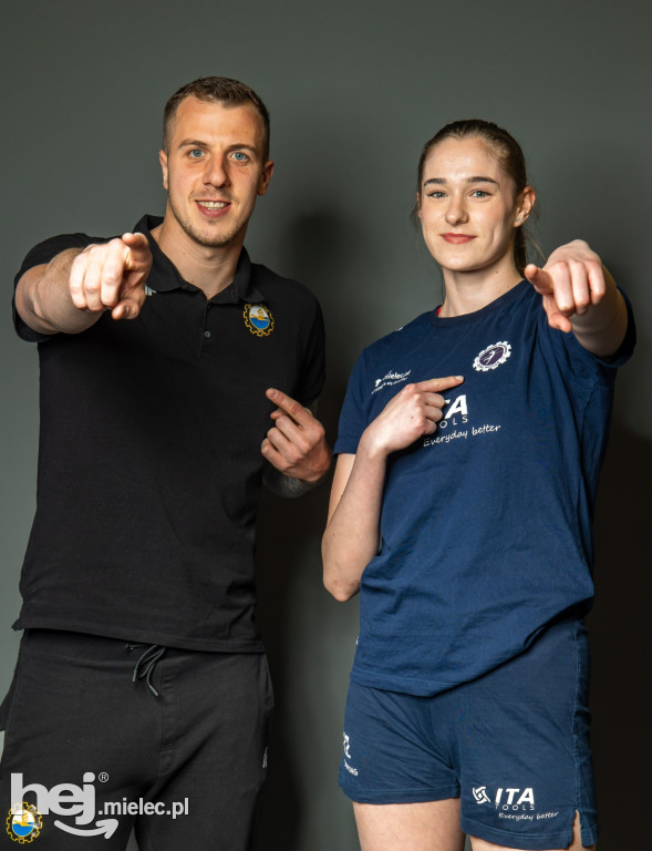  Siatkarki i piłkarze Stali Mielec wzajemnie promują swoje mecze