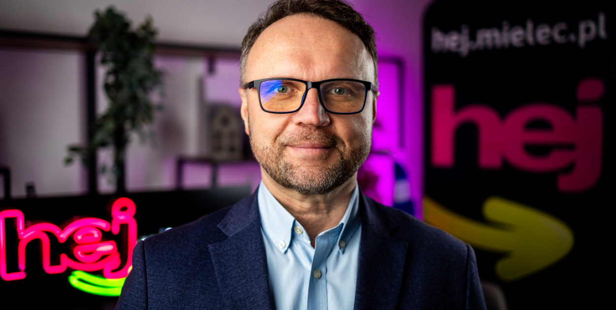 PAWEŁ PAZDAN: dyrektor szpitala. O inwestycjach, nowoczesnych technologiach i wyzwaniach w studiu hej.mielec.pl