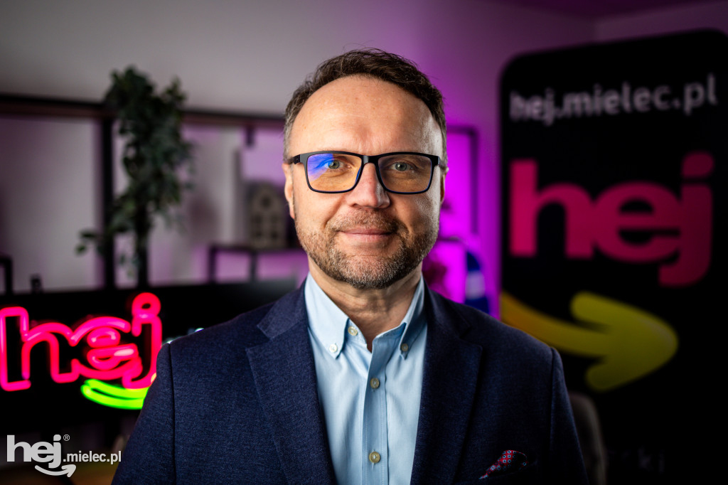 PAWEŁ PAZDAN: dyrektor szpitala. O inwestycjach, nowoczesnych technologiach i wyzwaniach w studiu hej.mielec.pl