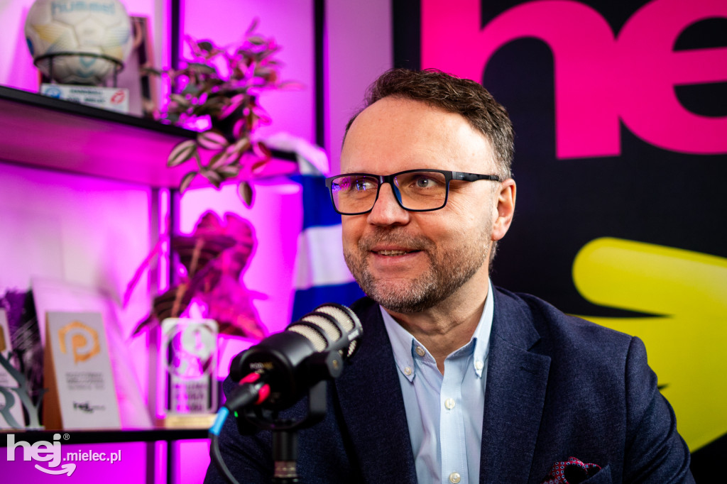 PAWEŁ PAZDAN: dyrektor szpitala. O inwestycjach, nowoczesnych technologiach i wyzwaniach w studiu hej.mielec.pl