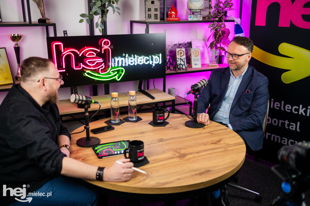 PAWEŁ PAZDAN: dyrektor szpitala. O inwestycjach, nowoczesnych technologiach i wyzwaniach w studiu hej.mielec.pl