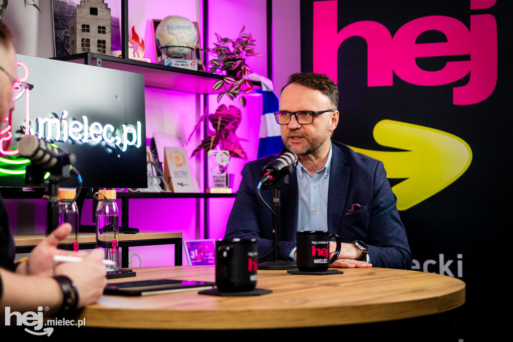 PAWEŁ PAZDAN: dyrektor szpitala. O inwestycjach, nowoczesnych technologiach i wyzwaniach w studiu hej.mielec.pl