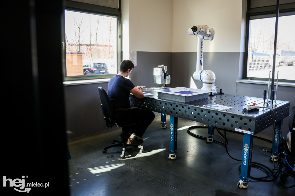III Ogólnopolski Konkurs Robotyki Przemysłowej