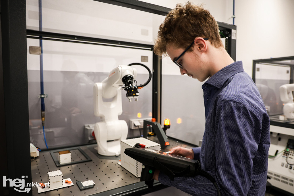 III Ogólnopolski Konkurs Robotyki Przemysłowej