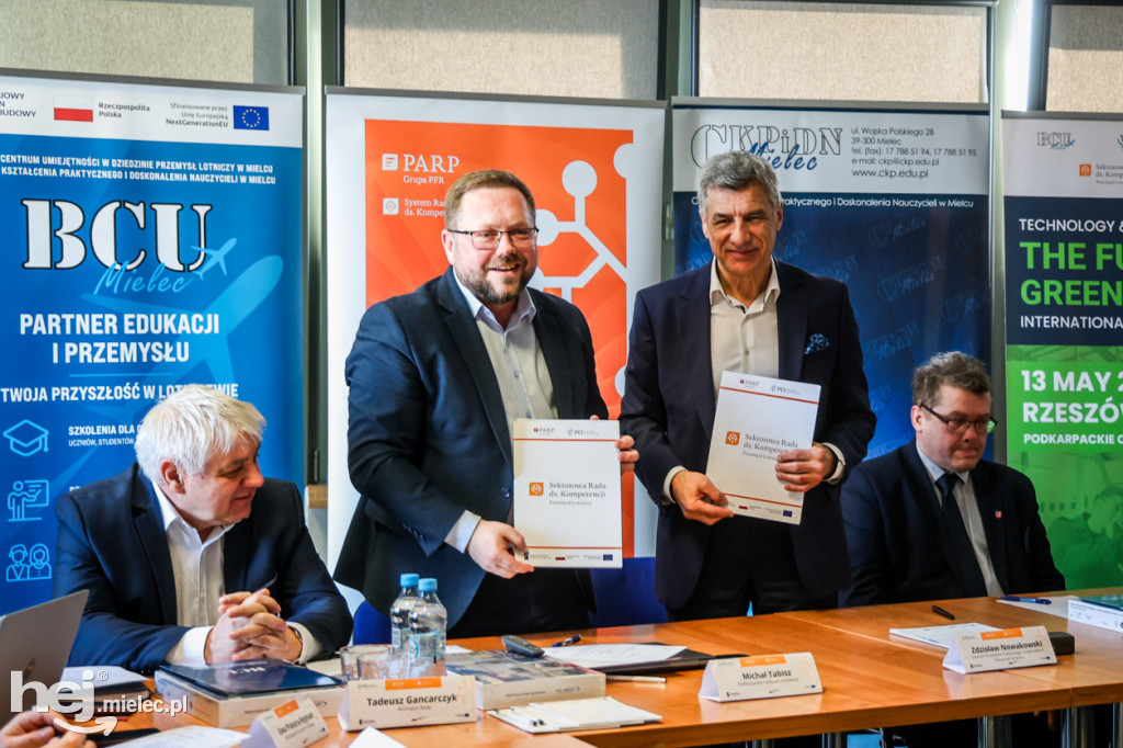 Rada Kompetencji Lotniczych obradowała w Mielcu