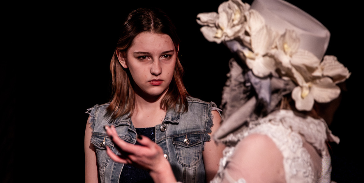 Premiera spektaklu Brokenhill grupy Antrakt