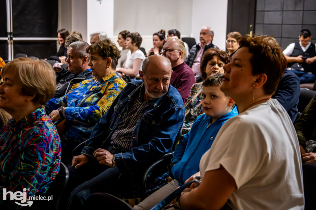 Premiera spektaklu Brokenhill grupy Antrakt