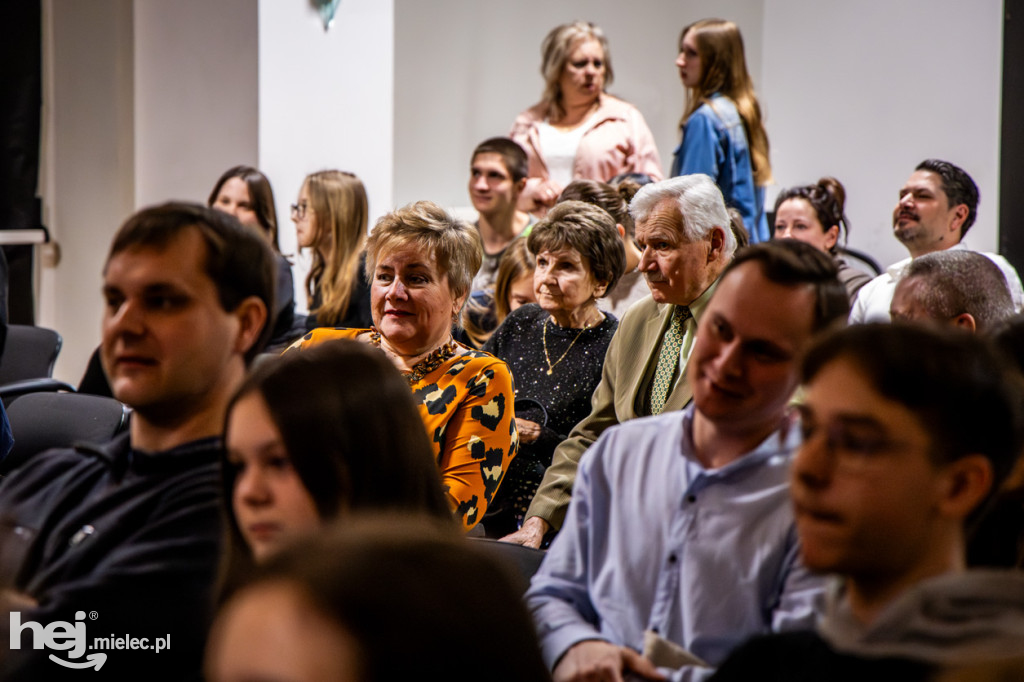 Premiera spektaklu Brokenhill grupy Antrakt