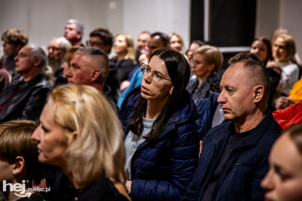 Premiera spektaklu Brokenhill grupy Antrakt